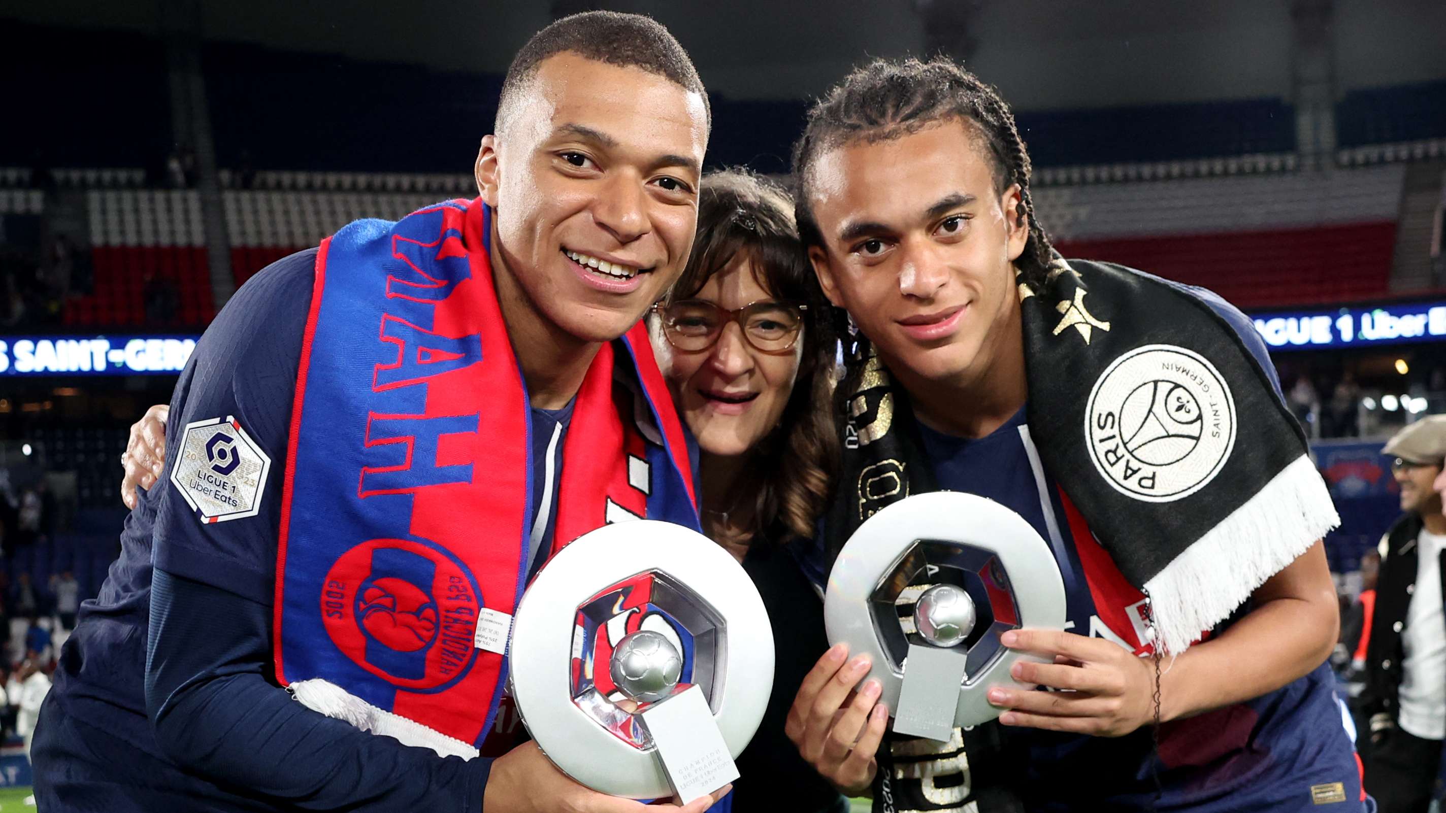 握手言和 握手言和